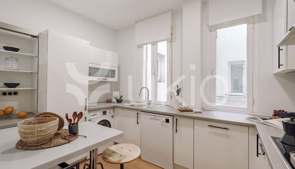 Apartamento de alquiler en Calle de José Abascal, Almagro - Imagen 3