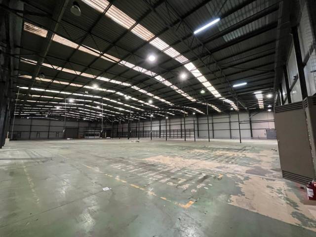 Nave industrial en Venta en Carrer Llobateres en Zona Industrial
