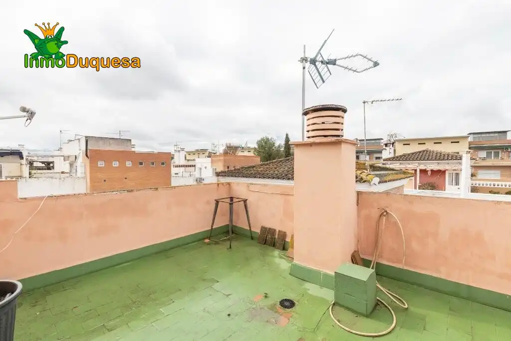 Terraza de Casa adosada en venta en Granada con Aire acondicionado, Calefacción y Jardín privado