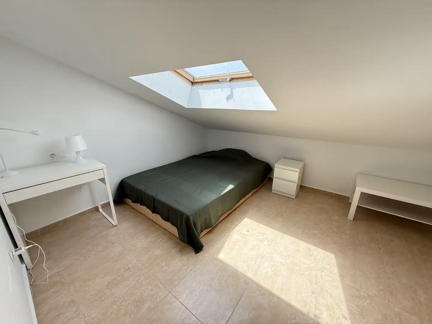 Dormitori de Dúplex de lloguer en Málaga amb Aire condicionat, Moblat i Rentadora