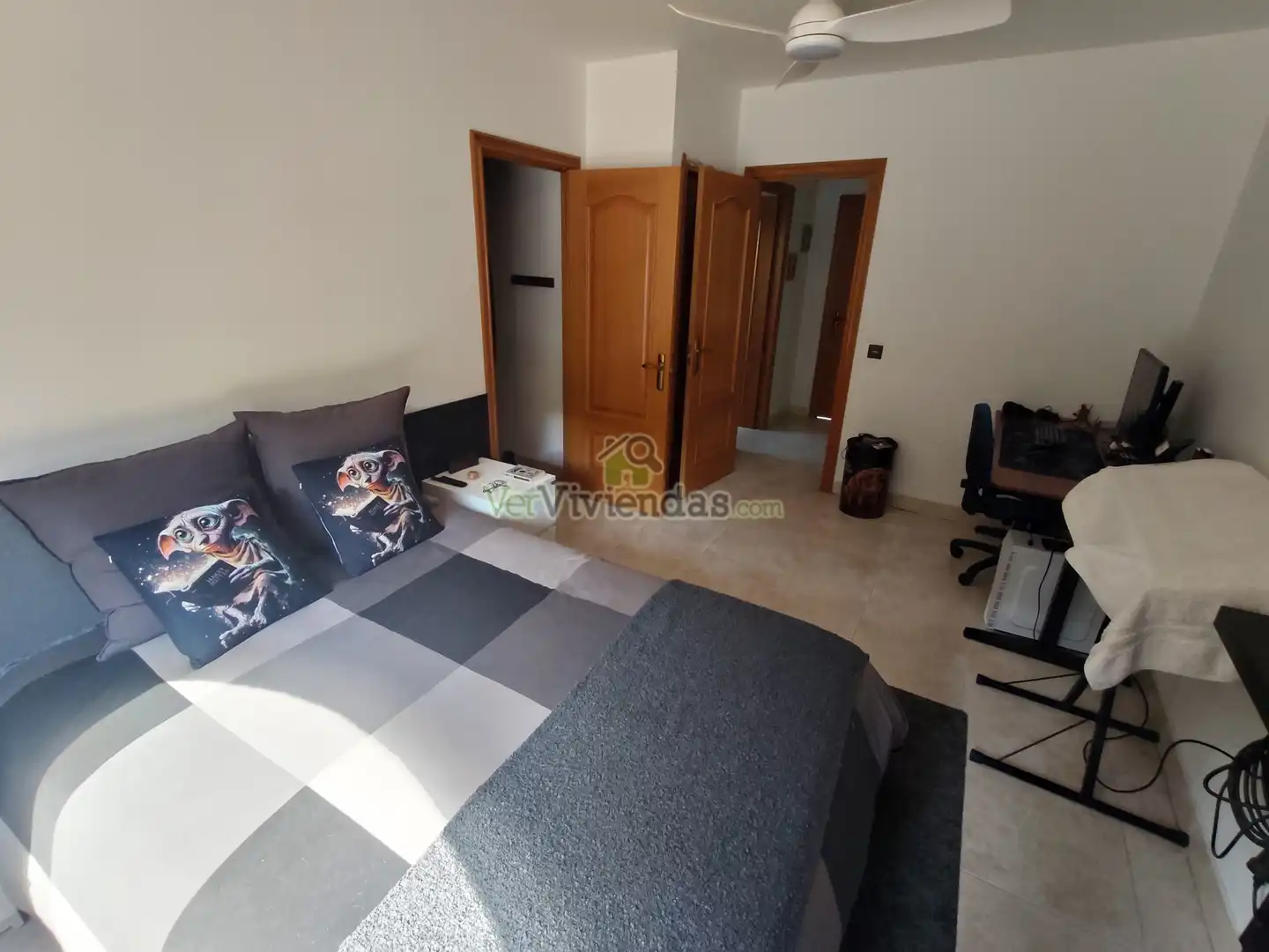 Dormitori de Casa o xalet en venda en Vallirana amb Calefacció, Jardí privat i Terrassa