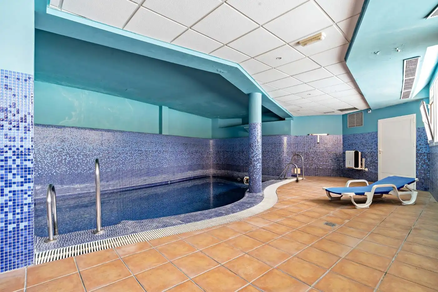 Piscina de Pis de lloguer en El Ejido amb Aire condicionat, Calefacció i Jardí privat