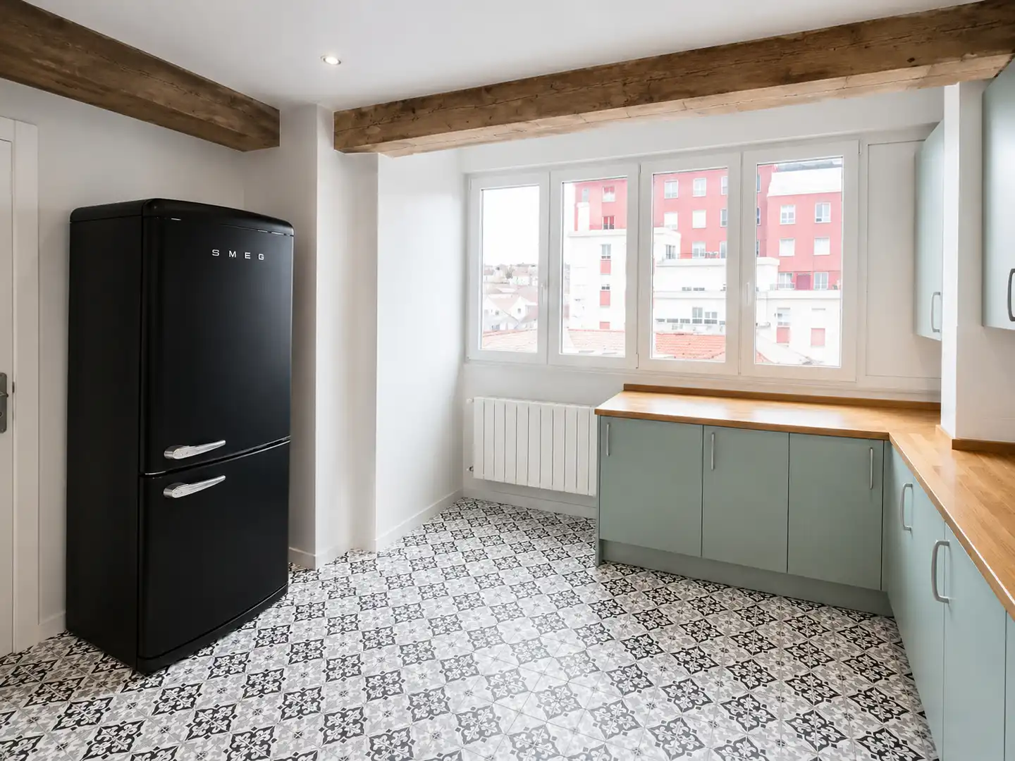Cocina de Piso de alquiler en Santander con Calefacción, Trastero y Horno