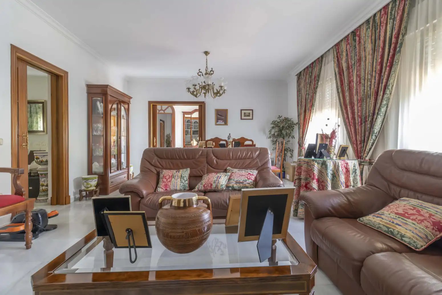 Sala d'estar de Casa o xalet en venda en Gines amb Aire condicionat, Terrassa i Traster