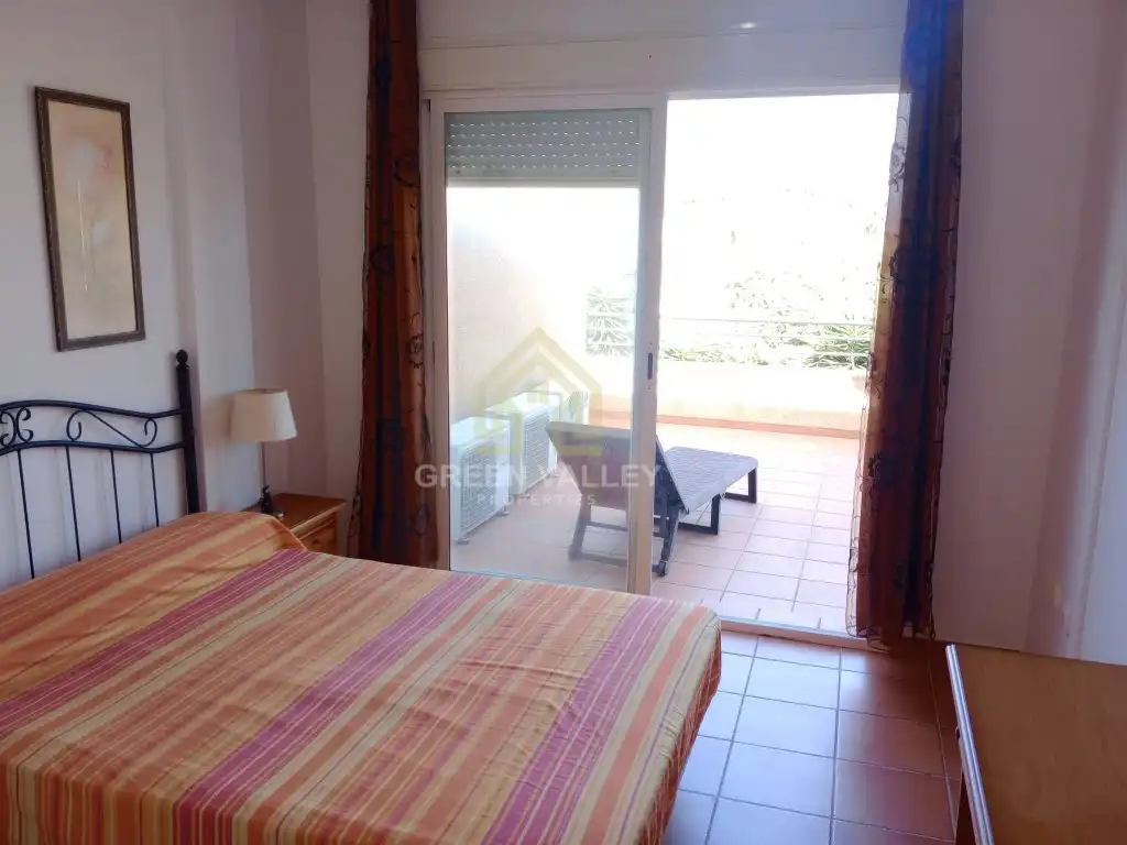 Schlafzimmer von Wohnungen zum Verkauf in La Alcaidesa mit Klimaanlage, Terrasse und Schwimmbad