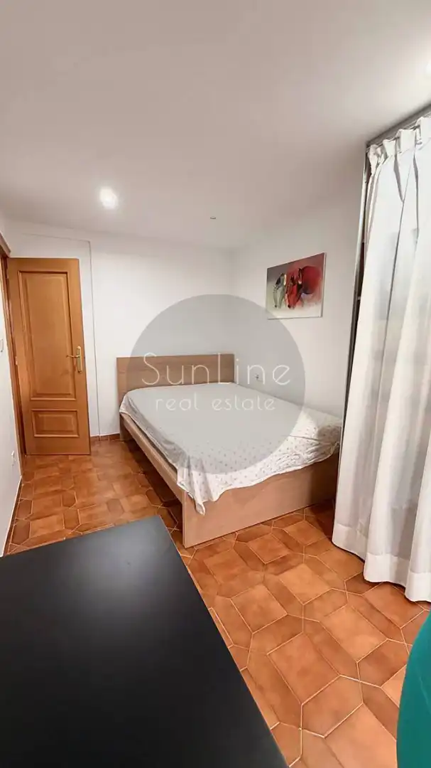 Bedroom of Flat for rent in Valencia  with Air Conditioner, Furnished and Balcony