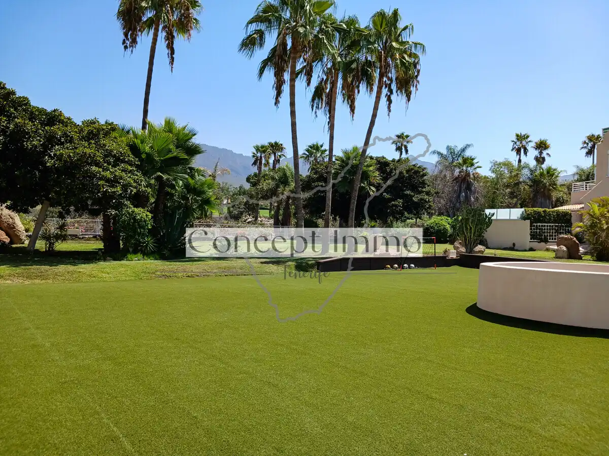 Detached homes for sale in Calle Tajore, Playa de Fañabé