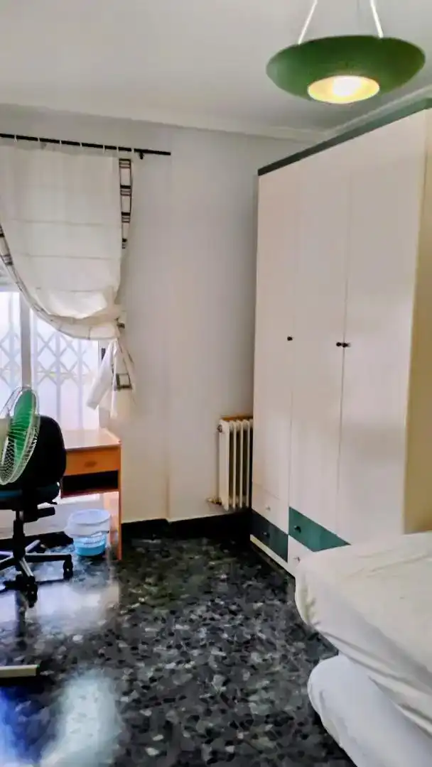 Bedroom of Flat for share in El Pilar