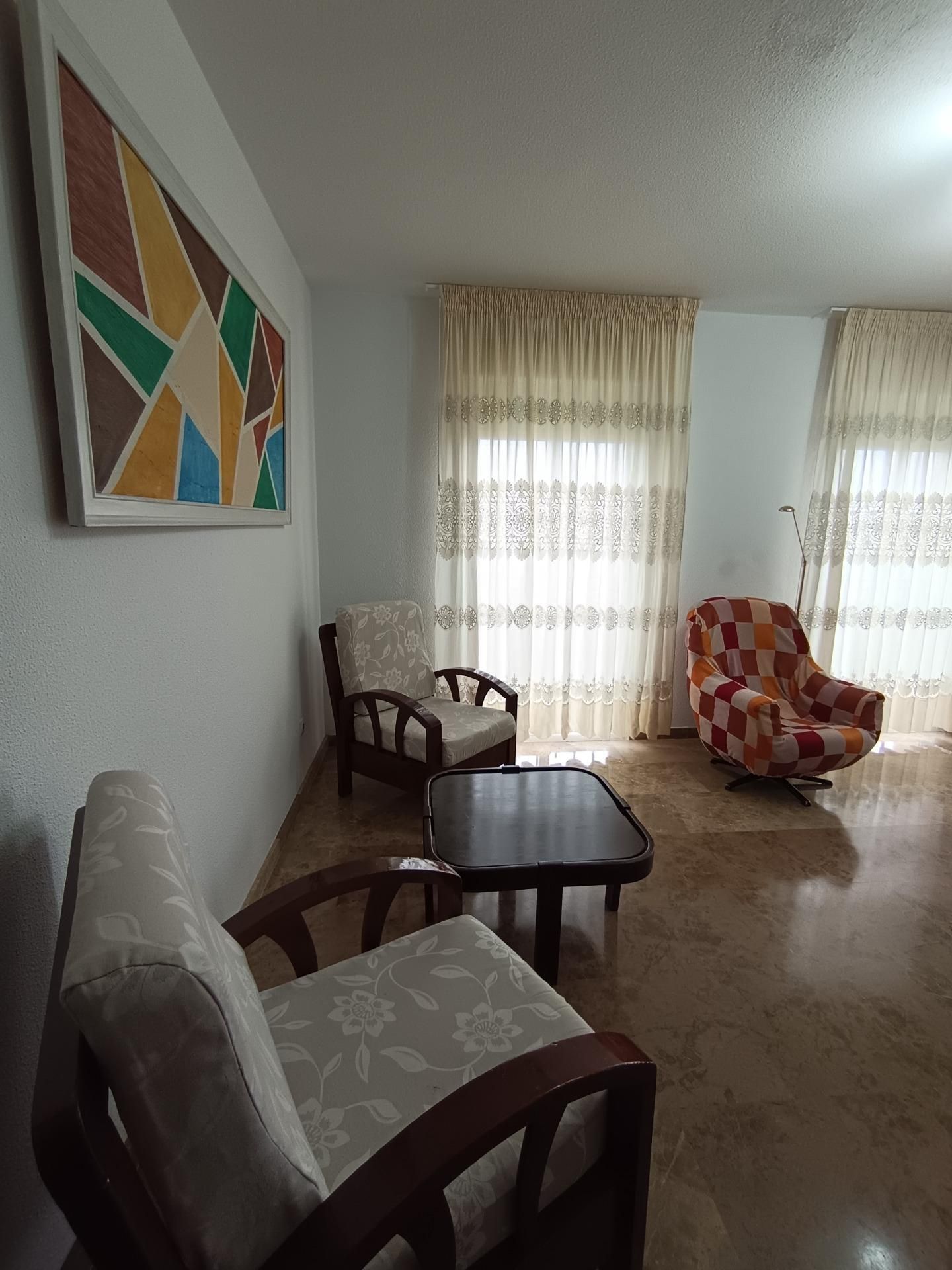 Sala d'estar de Pis de lloguer en  Córdoba Capital amb Aire condicionat, Terrassa i Moblat