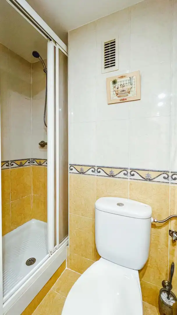 Bany de Pis en venda en Benidorm amb Terrassa