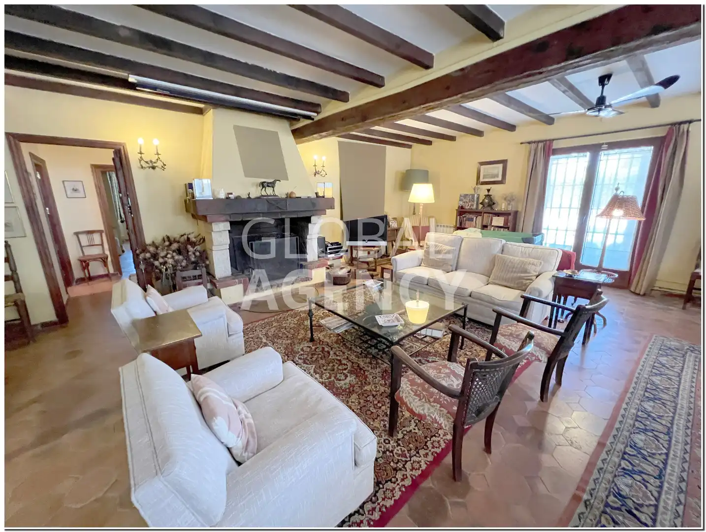 Sala d'estar de Finca rústica en venda en Chinchón amb Aire condicionat, Calefacció i Jardí privat