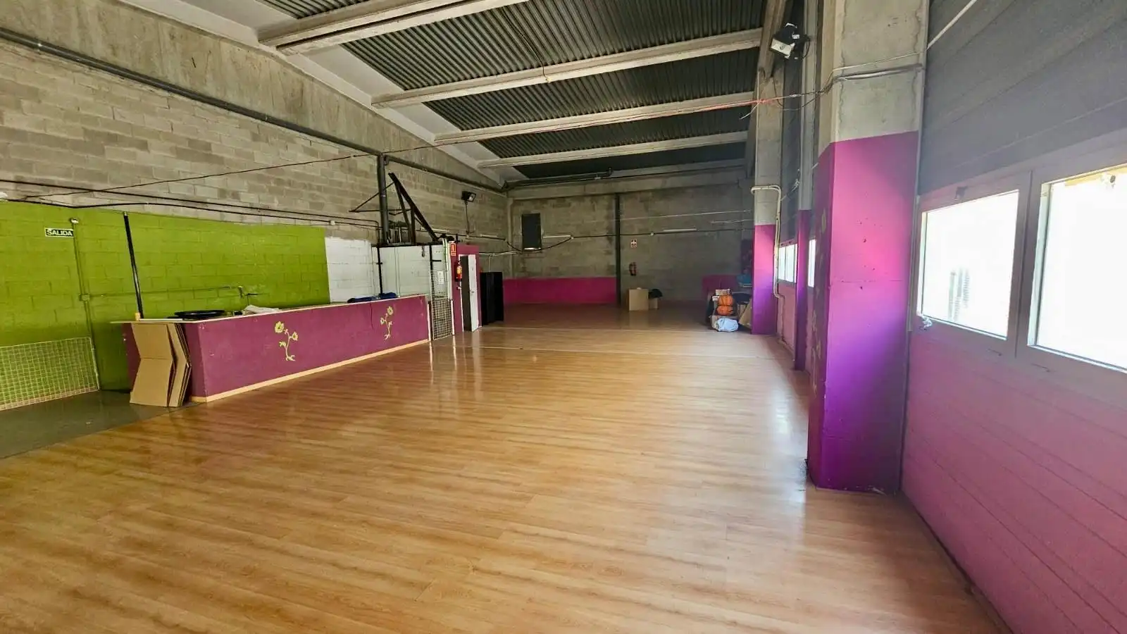 Nave industrial en venta en Montigalà - Sant Crist, imagen 3