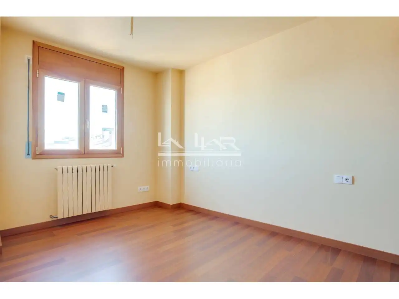 Bedroom of Duplexes for sale in Vic  with Air Conditioner, Heating and Parquet flooring