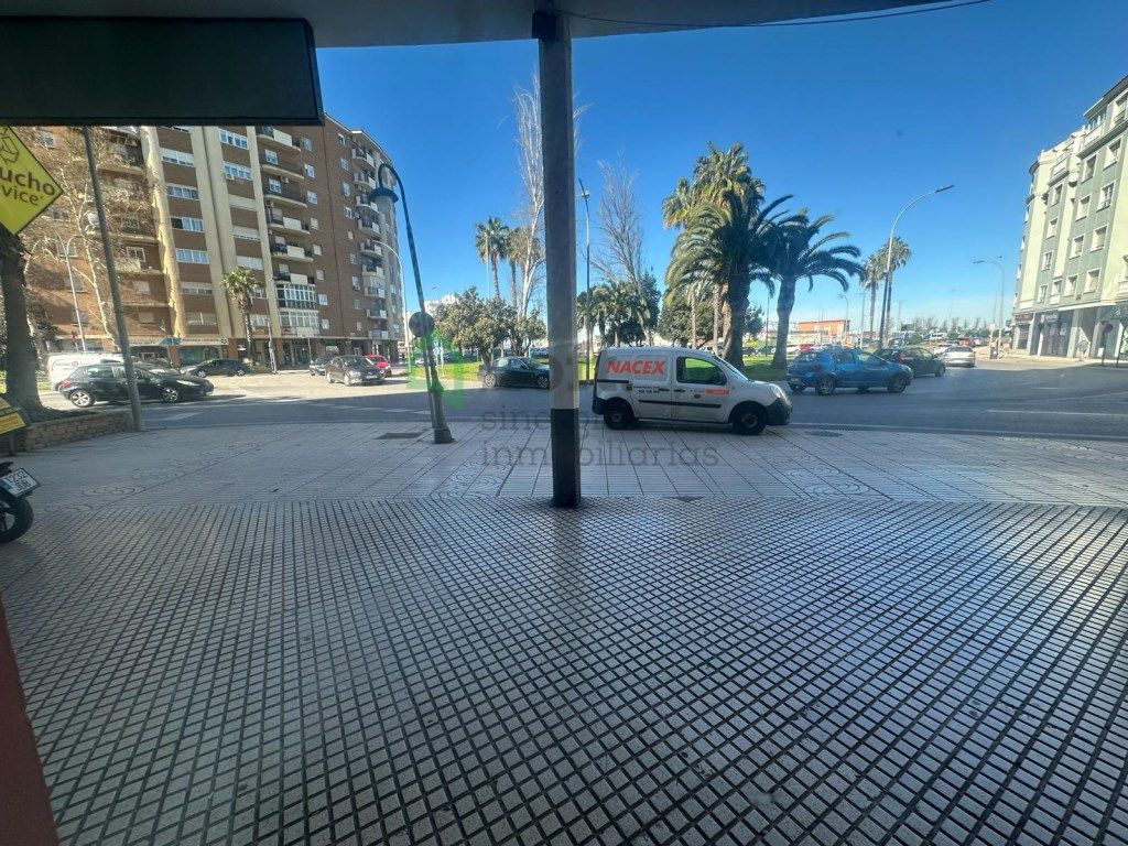 Exterior view of Premises for sale in Badajoz Capital  with Air Conditioner