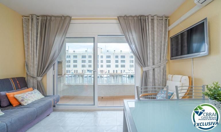 Dormitori de Apartament en venda en Empuriabrava amb Aire condicionat i Moblat