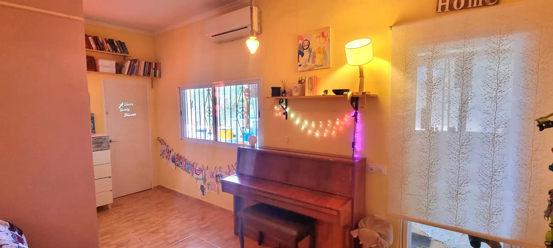 Sala de estar de Finca rústica en venta en Vinaròs con Aire acondicionado, Jardín privado y Terraza