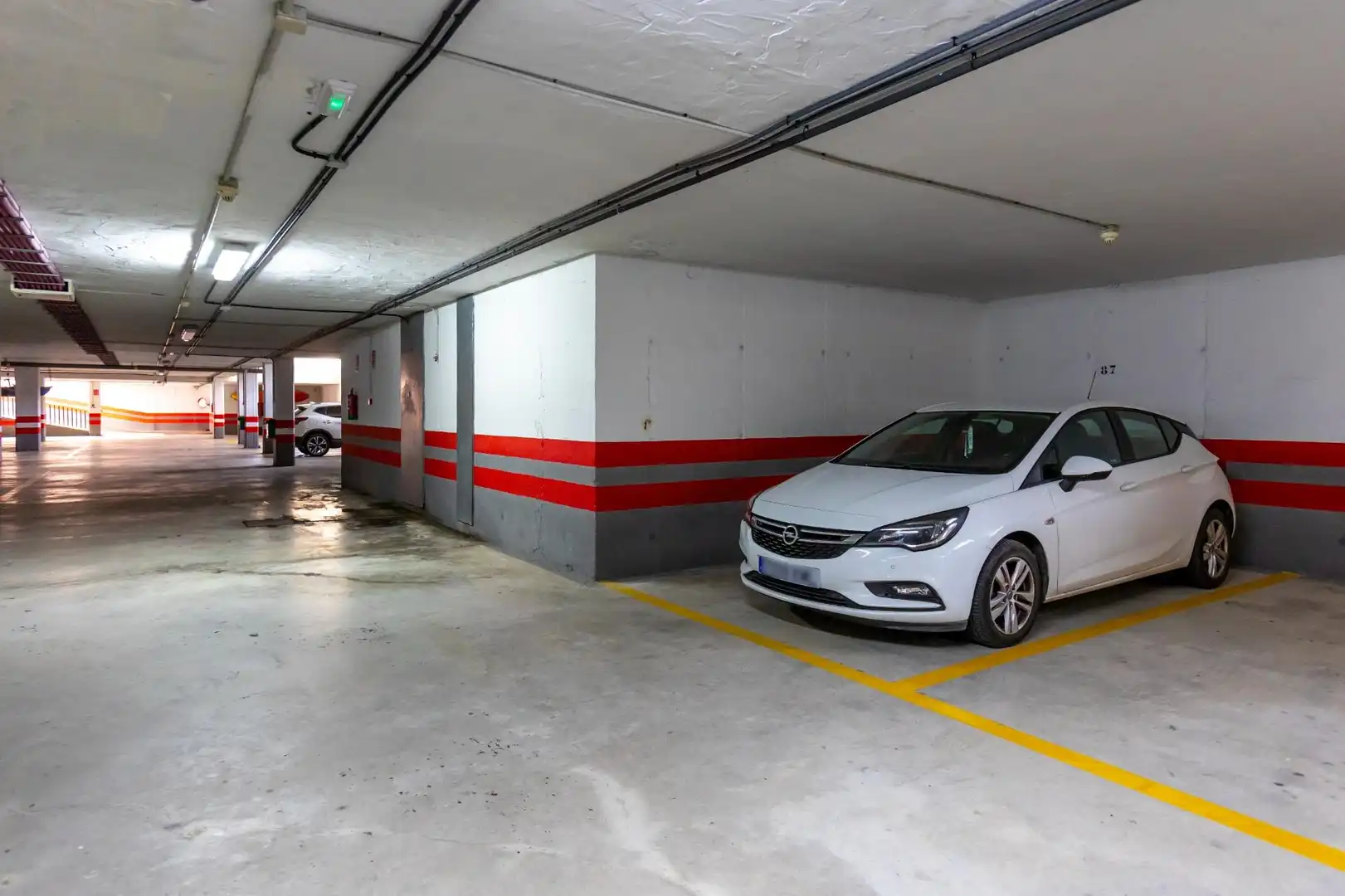 Parking de Ático en venta en Motril con Jardín privado, Terraza y Piscina comunitaria