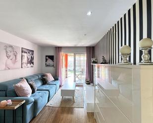 Sala d'estar de Apartament en venda en Sabadell amb Aire condicionat i Terrassa