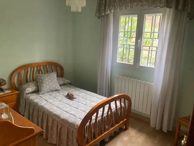 Dormitori de Casa o xalet en venda en Olías del Rey amb Aire condicionat, Calefacció i Jardí privat