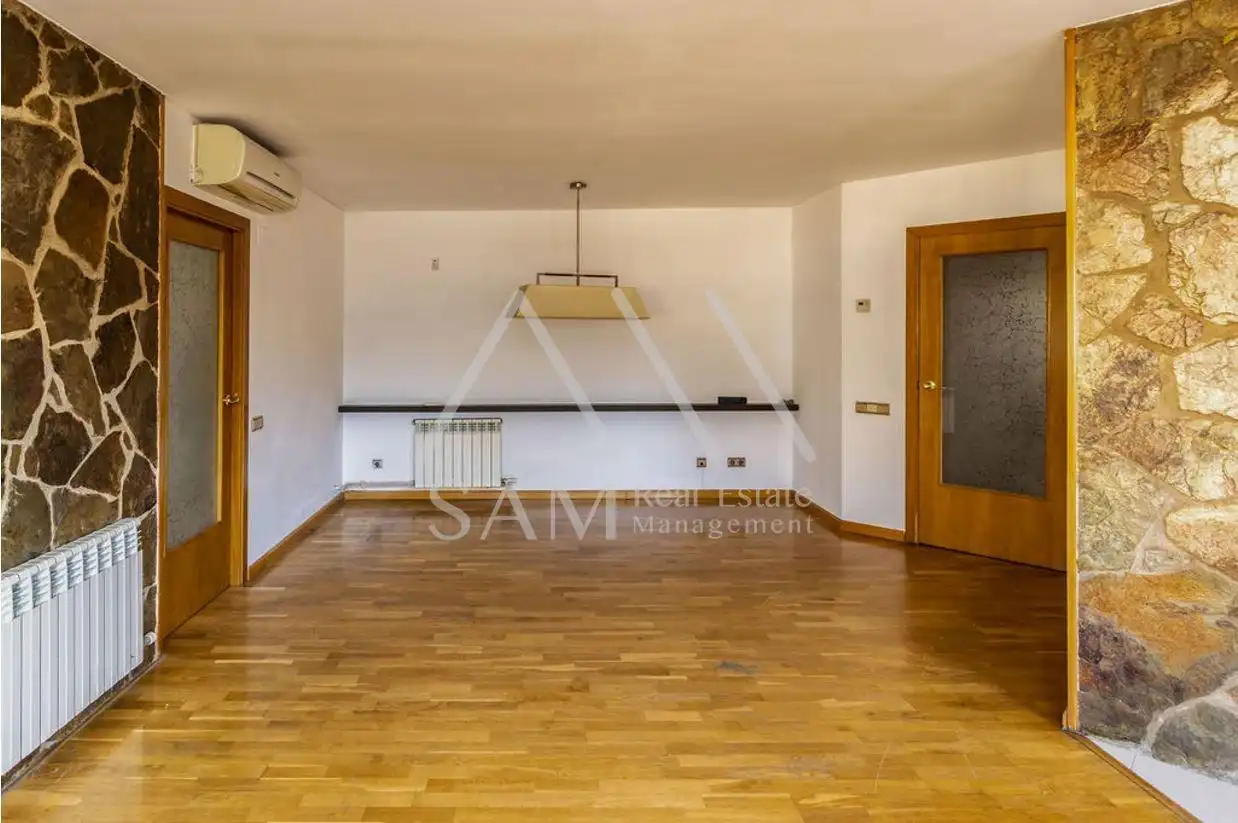 Sala de estar de Piso en venta en Sant Quirze del Vallès con Calefacción