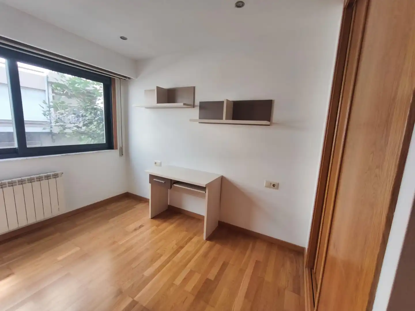 Habitación de Piso en venta en Ourense Capital  con Calefacción, Parquet y Terraza