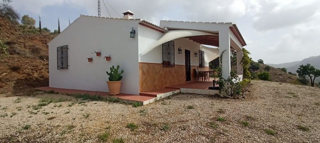 Exterior view of Country house for sale in Colmenar  with Terrace