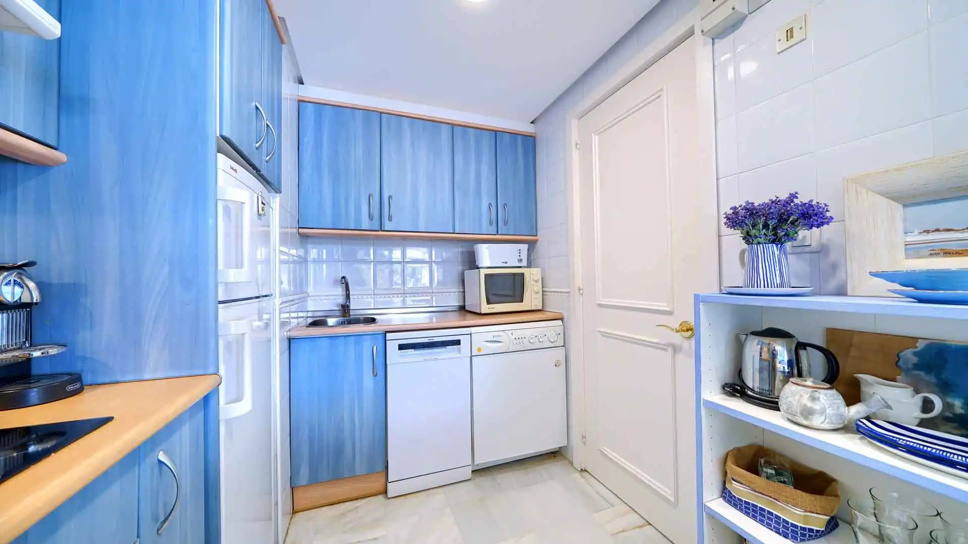 Cocina de Apartamento en venta en Marbella con Aire acondicionado, Terraza y Piscina