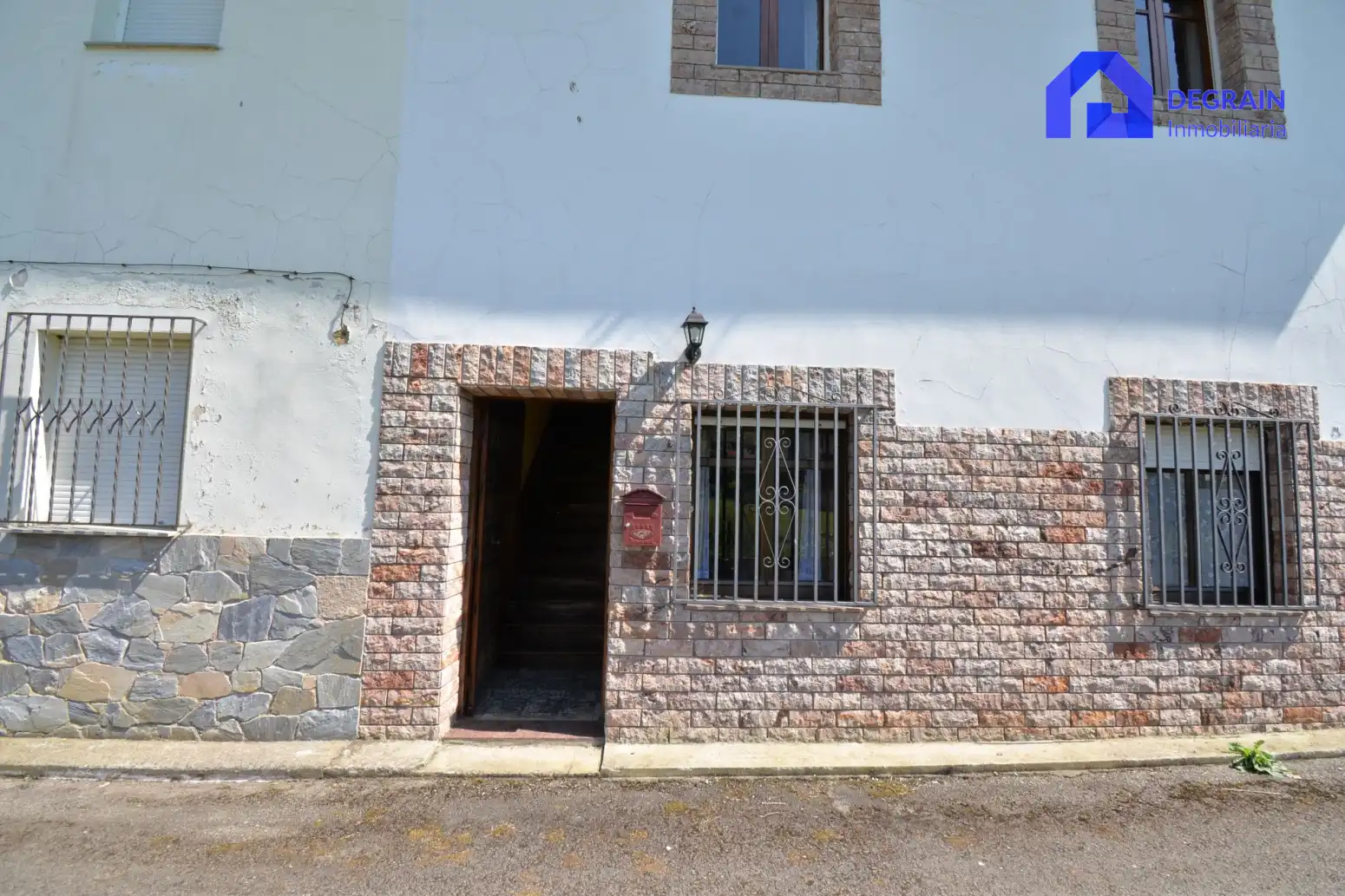 Vista exterior de Casa o chalet en venta en Salas con Calefacción, Terraza y Trastero