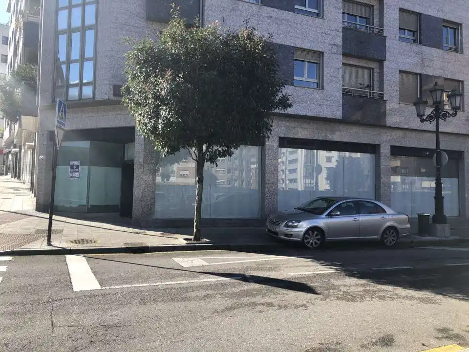 Vista exterior de Local de lloguer en Oviedo 