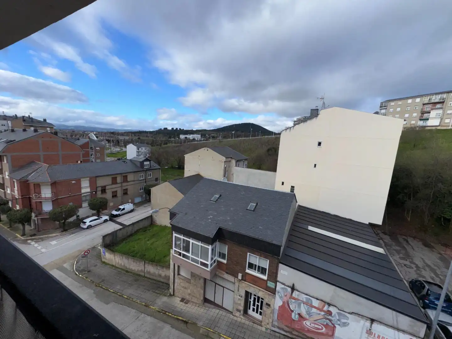 Vista exterior de Apartament en venda en Ponferrada amb Calefacció, Terrassa i Traster