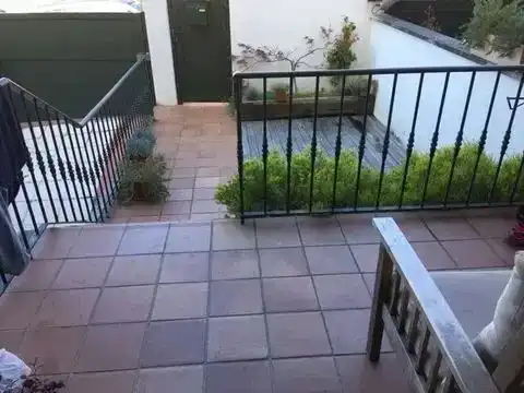 Terrassa de Pis de lloguer en Nigrán amb Jardí privat, Parquet i Moblat
