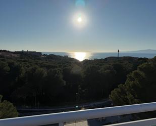 Vista exterior de Àtic en venda en Salou amb Terrassa, Balcó i Piscina comunitària