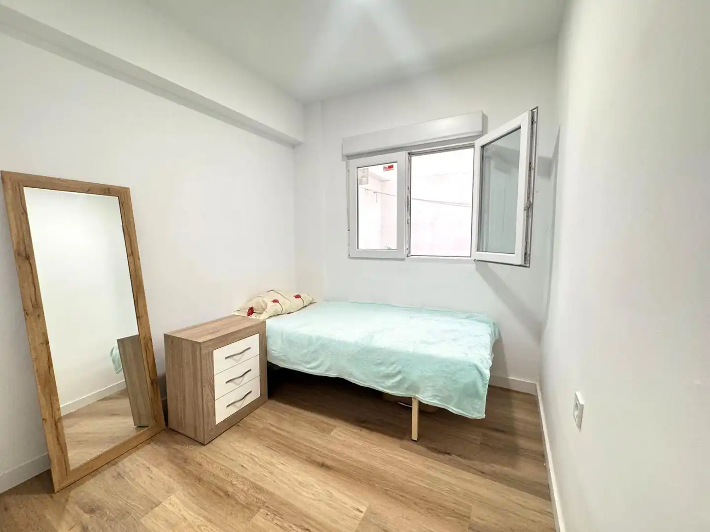 Bedroom of Apartments for sale in Alicante / Alacant
