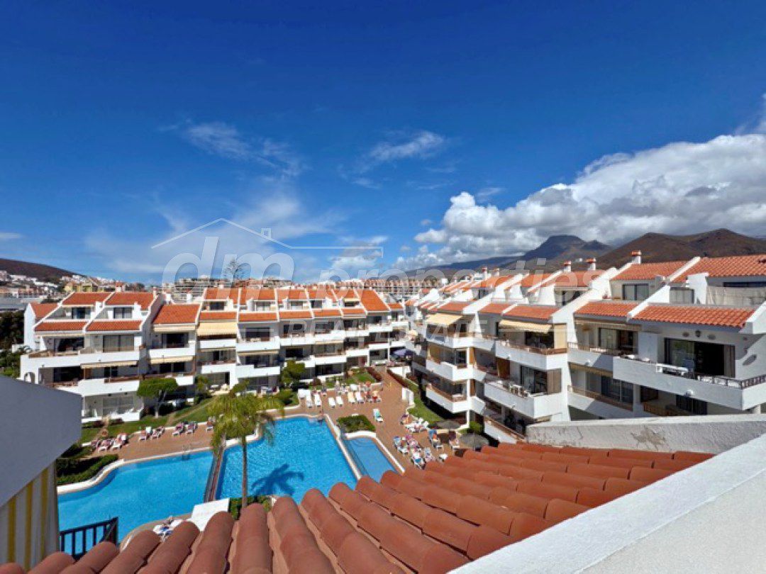 Vista exterior de Dúplex en venda en Arona amb Terrassa, Balcó i Piscina comunitària