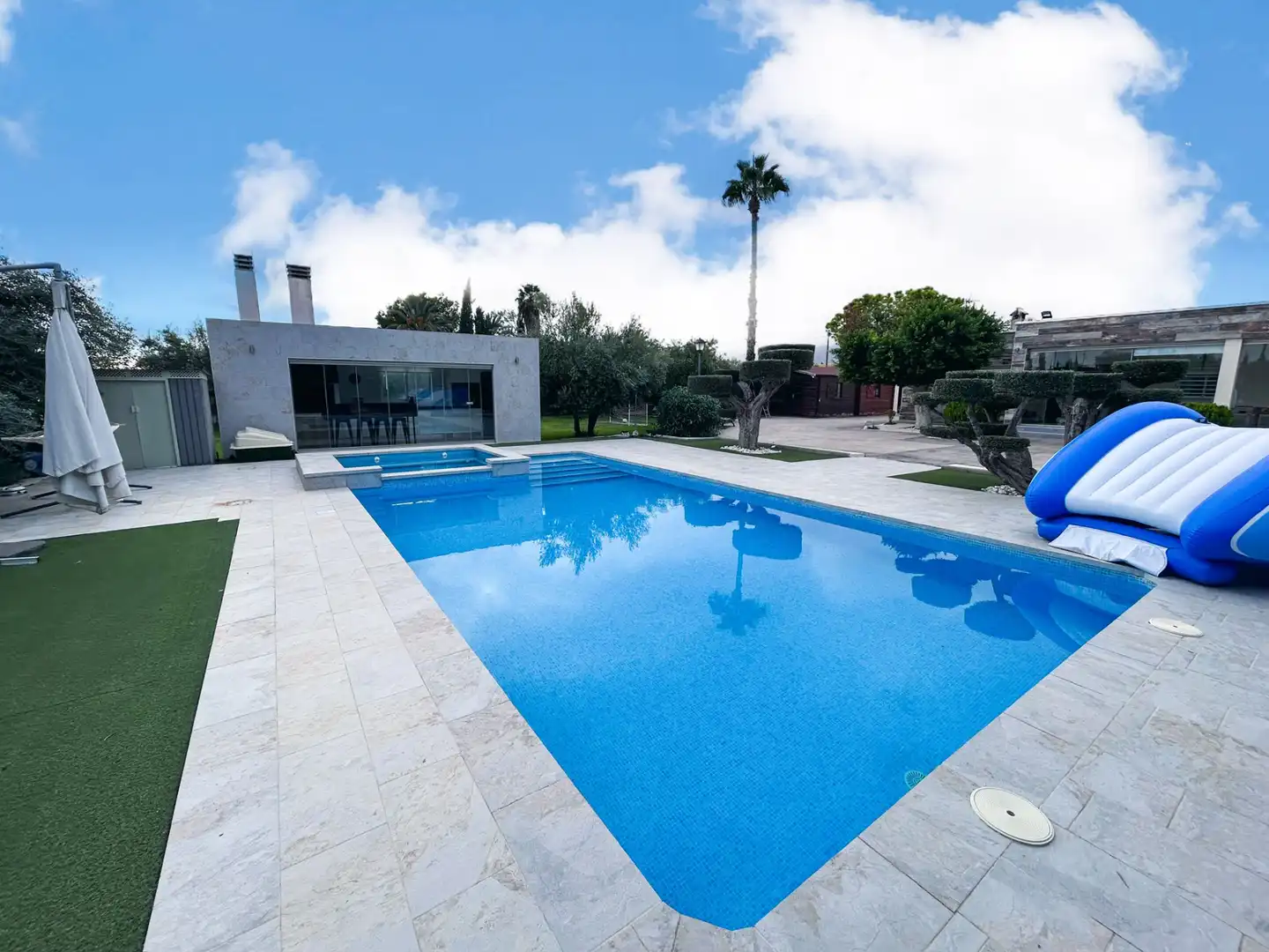 Piscina de Casa o chalet en venta en Crevillent con Aire acondicionado, Calefacción y Jardín privado