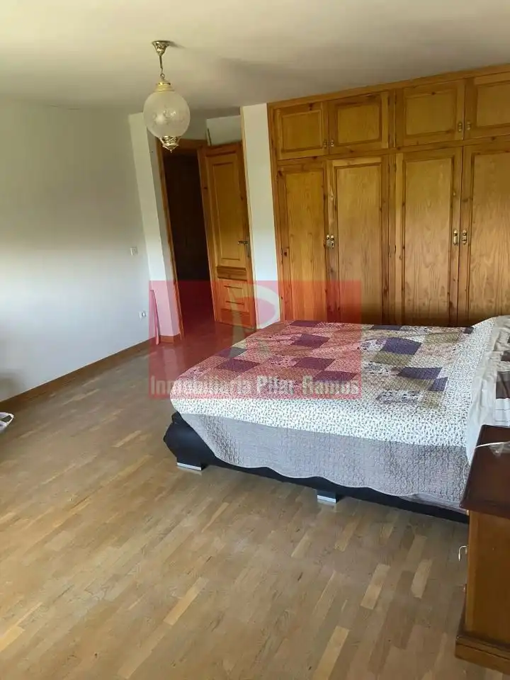 Dormitori de Casa o xalet en venda en Valdepolo amb Jardí privat i Parquet