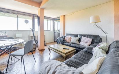 Sala d'estar de Pis en venda en  Madrid Capital amb Calefacció i Terrassa