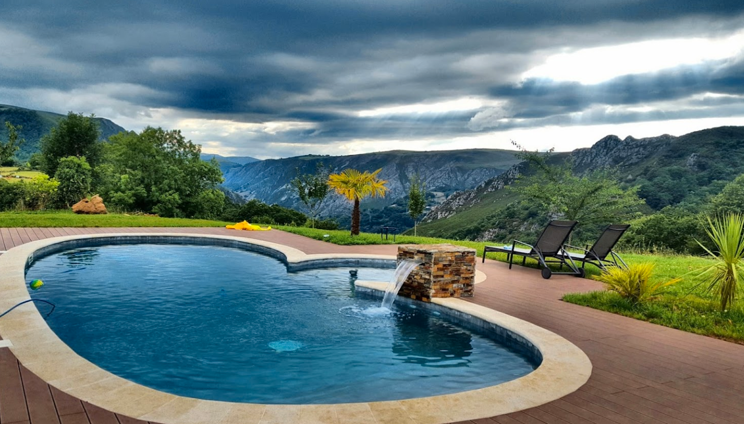 Piscina de Edifici en venda en Salas amb Alarma i Piscina comunitària
