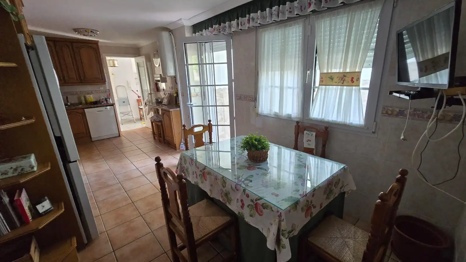 Cuina de Casa o xalet en venda en Úbeda amb Aire condicionat, Calefacció i Jardí privat