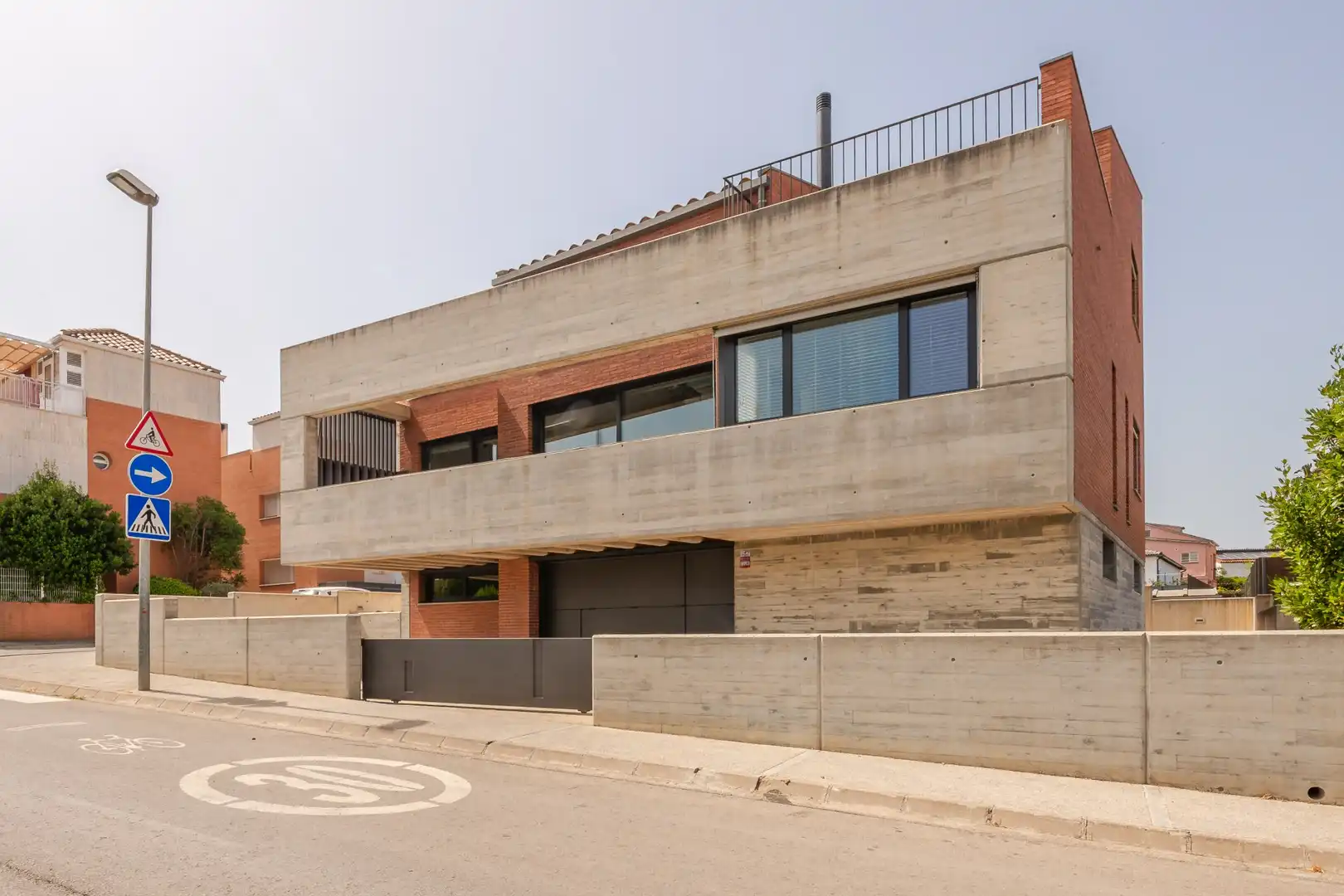 Exterior view of Houses for sale in Banyoles