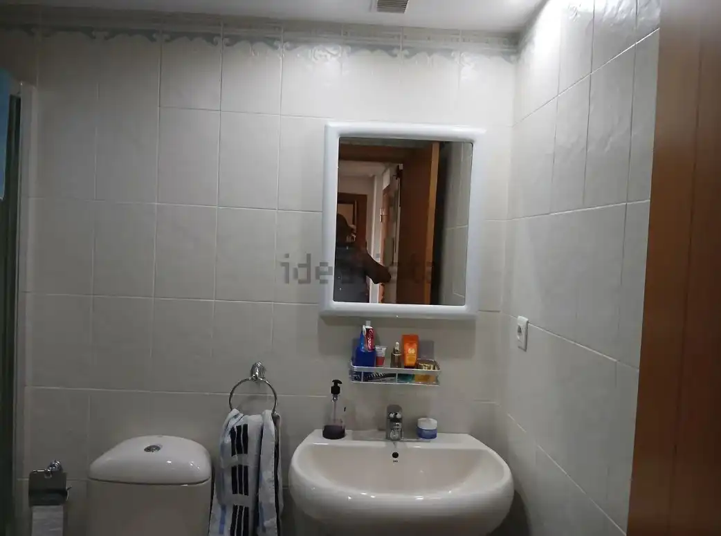 Baño de Piso de alquiler en Catarroja con Aire acondicionado, Terraza y Amueblado