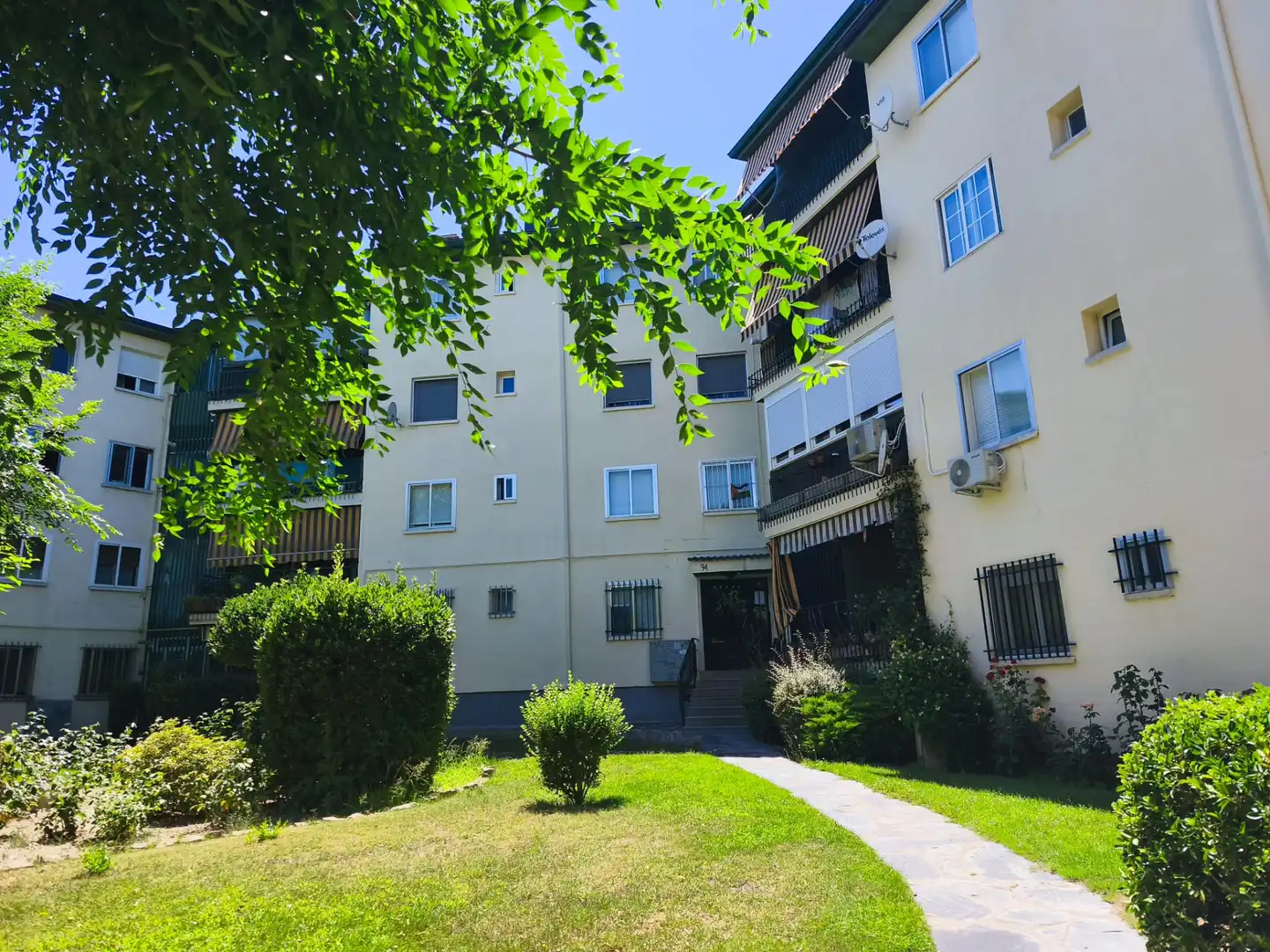 Exterior view of Flat for share in Collado Villalba  with Heating, Terrace and Furnished