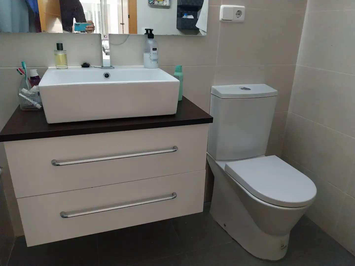 Badezimmer von Wohnung zum Verkauf in Favara mit Klimaanlage, Terrasse und Waschmaschine