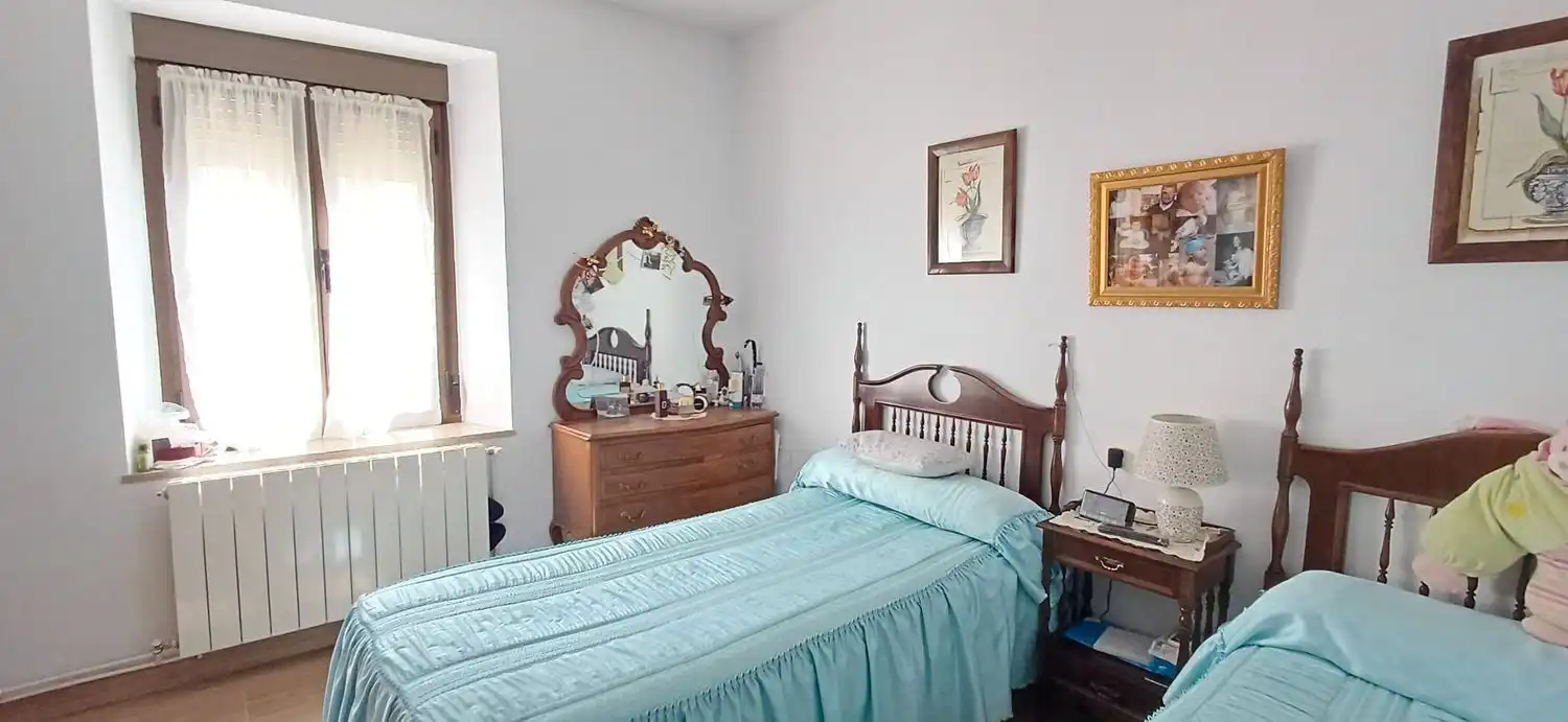 Dormitori de Casa o xalet en venda en Valderrey amb Calefacció, Terrassa i Traster