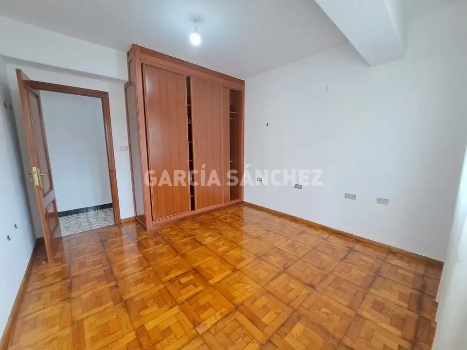 Schlafzimmer von Wohnung zum Verkauf in Boiro