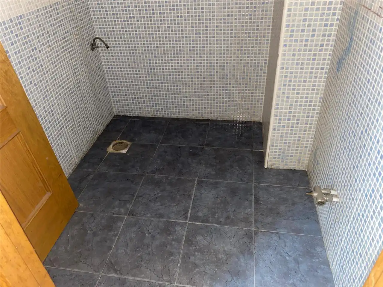Bany de Pis en venda en León Capital  amb Parquet