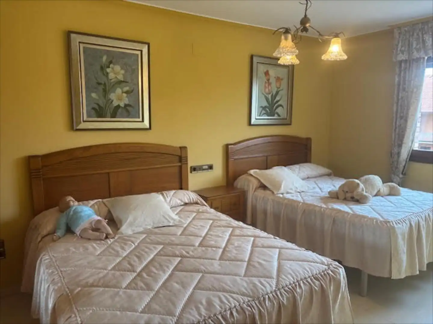 Dormitori de Casa adosada en venda en Zaragoza amb Terrassa i Traster