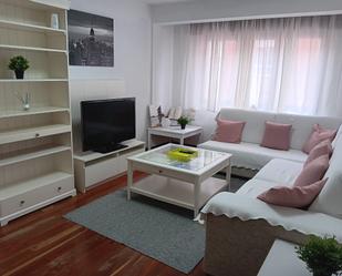 Living room of Flat to rent in Castro-Urdiales  with Heating, Furnished and Balcony