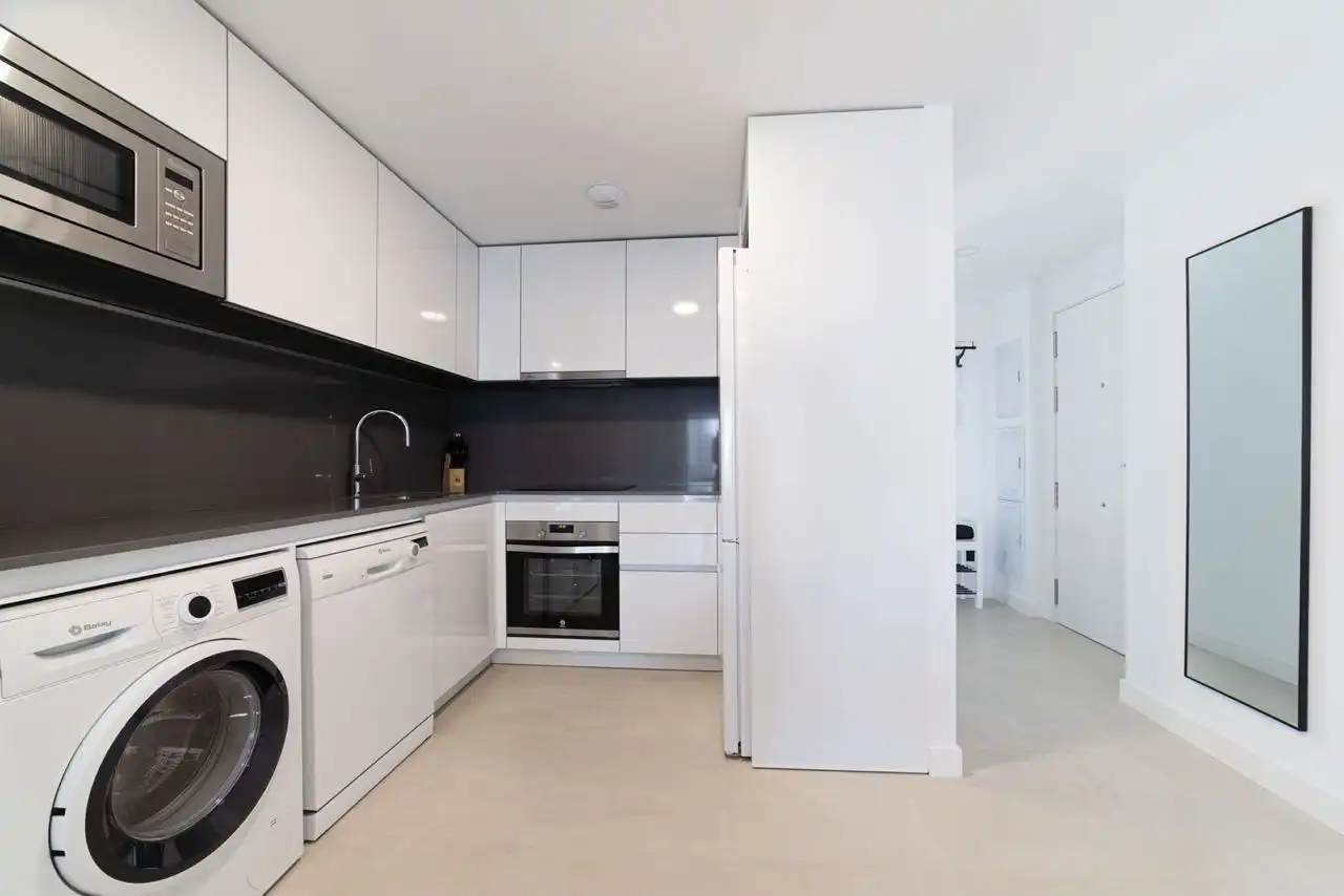 Apartment with pool for sale in Avenida de Rumania 18, imagen 5