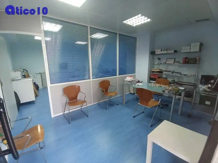 Local en venta en Oviedo 